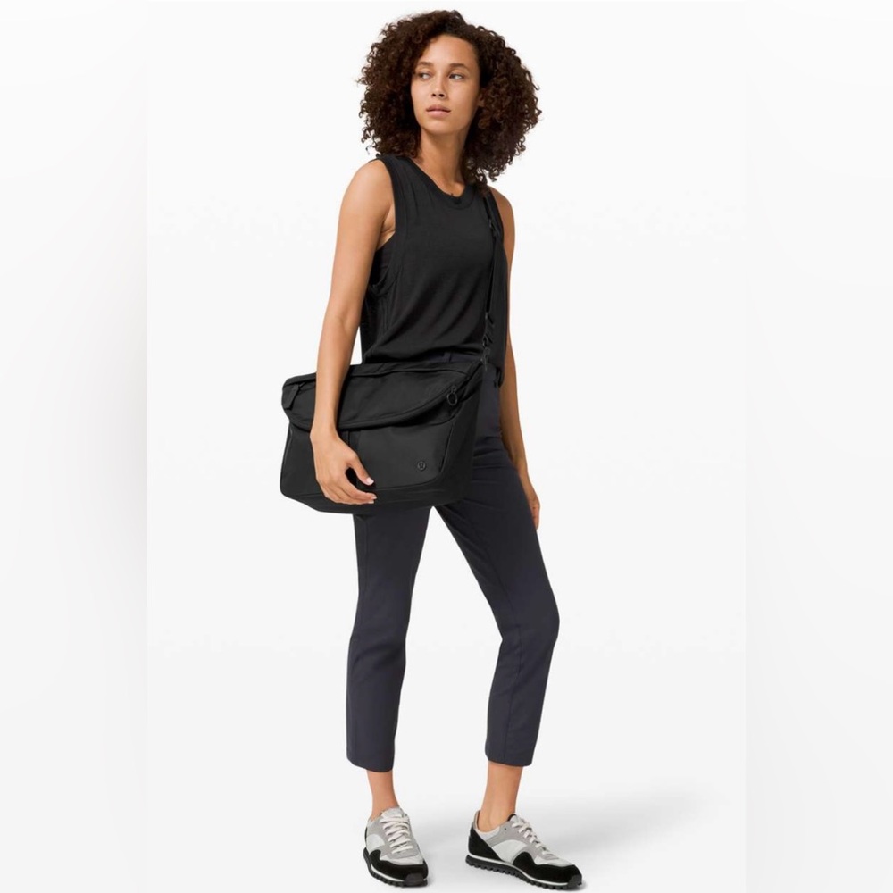 Lululemon All Night Festival Bag Large in Black Vol 10L - Picture 14 of 15
